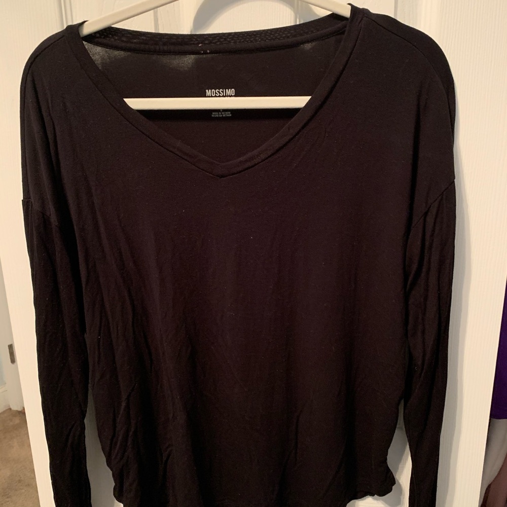 Black long sleeve tee